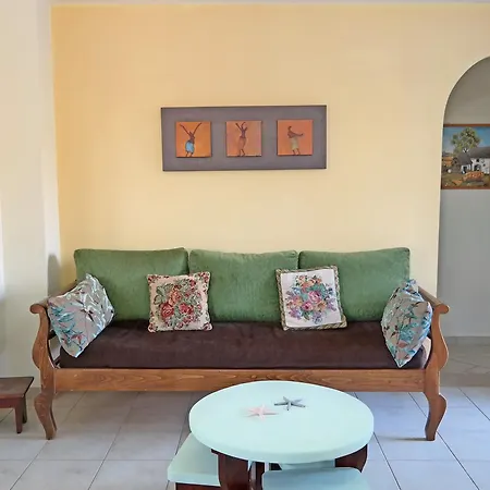 아파트 Ivis House
